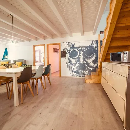 Letra Apartment *
